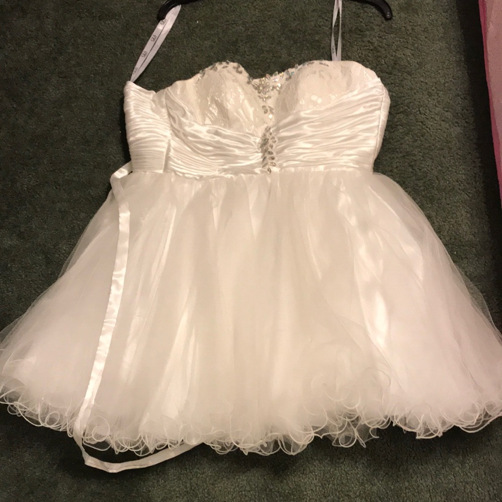Short white dress